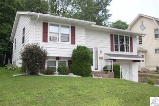 323 Leicester Ave, Duluth, MN 55803
