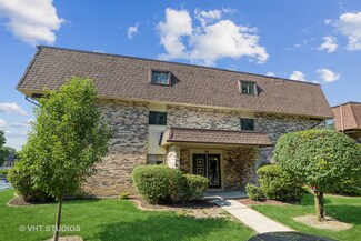 9174 South Rd Unit C, Palos Hills, IL 60465