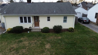 25 Winslow St, Riverside, RI 02915