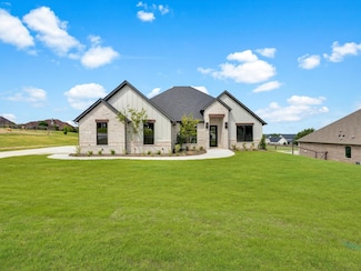 213 Martin Dr, Granbury, TX 76049