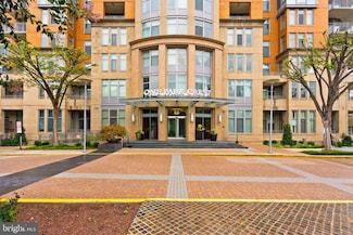 8220 Crestwood Heights Dr Unit 1210, McLean, VA 22102