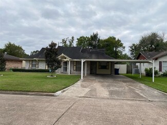 139 W Hartwick Ln, Houston, TX 77037