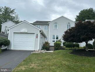 1709 Creek Vista Dr, New Cumberland, PA 17070