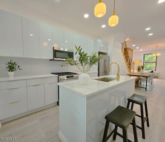 62 Union St, Jersey City, NJ 07304