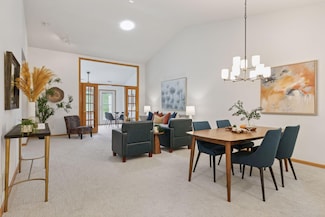 8891 Thomas Dr, Woodbury, MN 55125