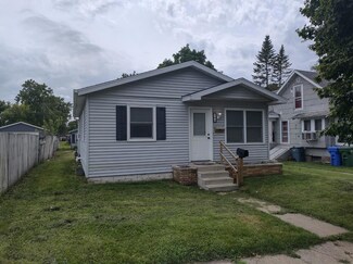 109 3rd Ave SW, Cresco, IA 52136