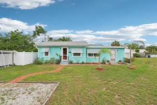 1301 North Ave, Tavares, FL 32778