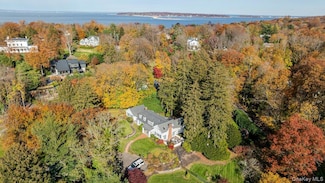 5 Kanes Ln, Halesite, NY 11743