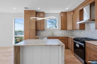 849 Pleasant View Terrace, Ridgefield, NJ 07657