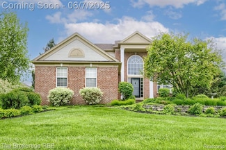 4449 Brighton Dr, Grand Blanc, MI 48439