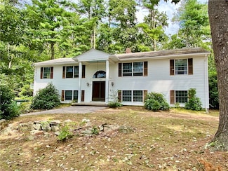 162 Keach Pond Dr, Chepachet, RI 02814