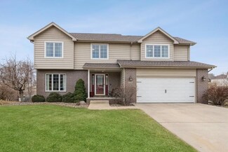 2709 Shoreview Cir, Des Moines, IA 50320