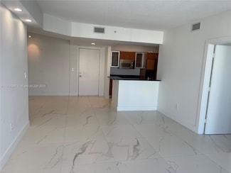 18800 NE 29th Ave Unit 825, Aventura, FL 33180