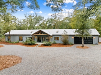 213 Abt Martin Ave, Defuniak Springs, FL 32433