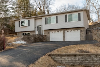 402 25th St SW, Rochester, MN 55902