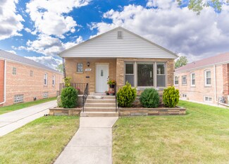 9644 S Mozart Ave, Evergreen Park, IL 60805