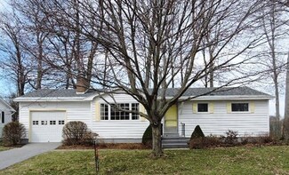 28 Farrington Pkwy, Burlington, VT 05408