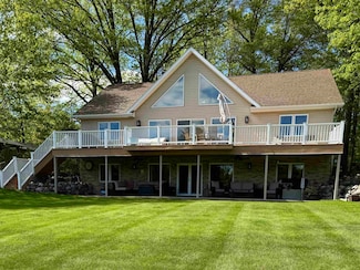 4271 Rose Ln, Gladwin, MI 48624