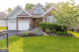 1069 Resolution Dr, Bethlehem, PA 18017
