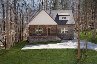 2 Hickory Hills Dr, Dickson, TN 37055