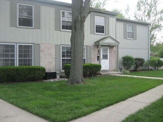 1697 Farragut Ct Unit E, Wheaton, IL 60189