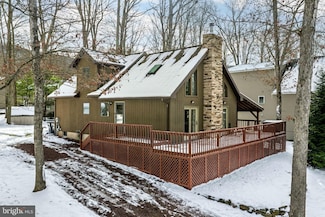 233 Shingle Mill Dr, Drums, PA 18222