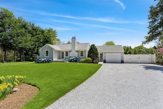 26 Basket Neck Ln, Remsenburg-Speonk, NY 11960
