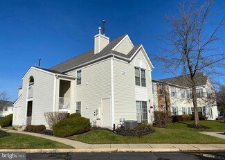 2404B Toddsbury Ct, Mount Laurel, NJ 08054