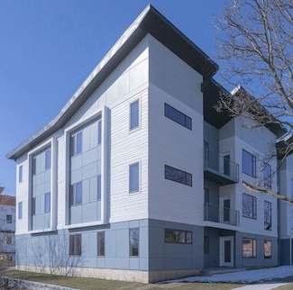 717 Rogers St Unit 2C, Downers Grove, IL 60515