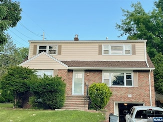 498 Chestnut St Unit 2, Ridgefield, NJ 07657