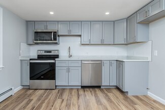 9 Myles Standish Dr Unit 5, Haverhill, MA 01835