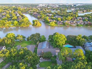 519 Lombardy Dr, Sugar Land, TX 77478