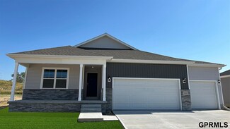 18367 Rose Lane Rd, Omaha, NE 68136