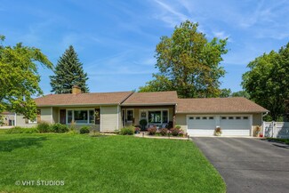 521 Sunnyside Ave, Wheaton, IL 60187