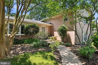 9210 Cherrytree Dr, Alexandria, VA 22309