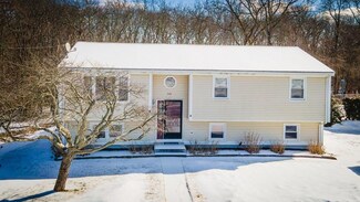 593 Elsbree St, Fall River, MA 02720