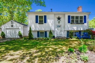 76 Mayflower Ln, East Wareham, MA 02538
