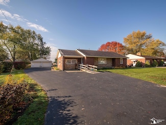 345 Lasalle Rd, Monroe, MI 48162