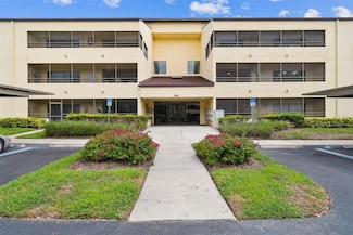 13612 S Village Dr Unit 5201, Tampa, FL 33618