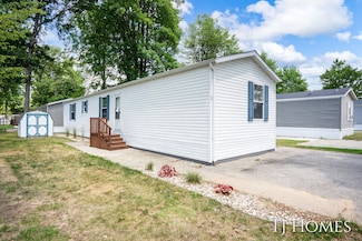 68 Viking Dr NW, Sparta, MI 49345