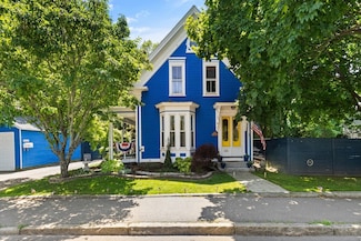 3 Railroad Ave, Rockport, MA 01966