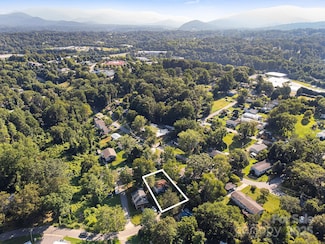 1040 W Chapel Rd, Asheville, NC 28803
