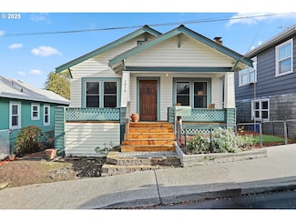 1014 Laughlin St, the Dalles, OR 97058