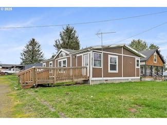 3710 Maple Ln, Tillamook, OR 97141