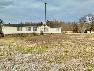 37 Bartrop Ln, Cerro Gordo, NC 28430