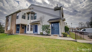 3003 Lighthouse Ln, Parlin, NJ 08859