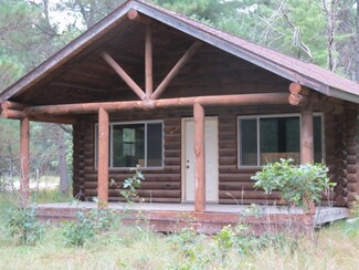 693 Badger Dr, Hancock, WI 54943
