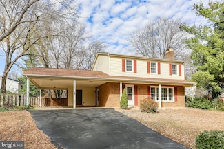 7922 Lake Pleasant Dr, Springfield, VA 22153