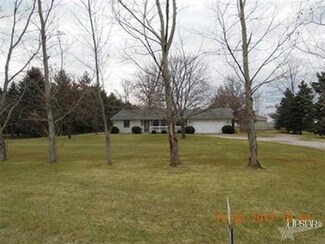 8233 Lafayette Center Rd, Yoder, IN 46798