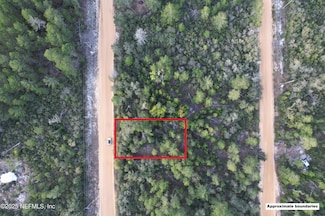 214 Usina Ave, Interlachen, FL 32148